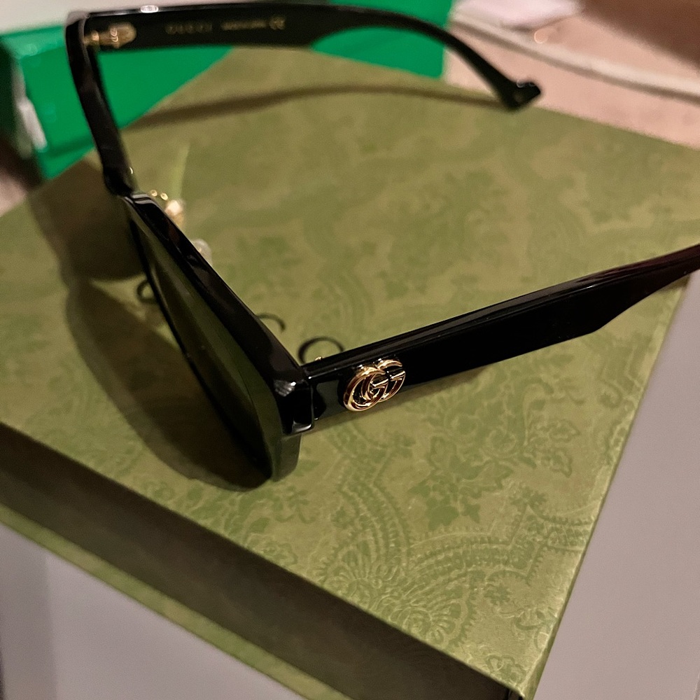 Brand new Gucci sunglasses